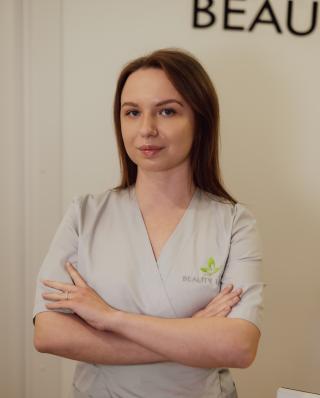 Фото Анна Боженко - Сертифицированный специалист по лазерной эпиляции Lumenis / DEKA. Квалифицированный эксперт по лазерному удалению тату.